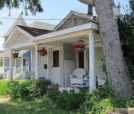 Avon-By-The-Sea Spacious Cottage