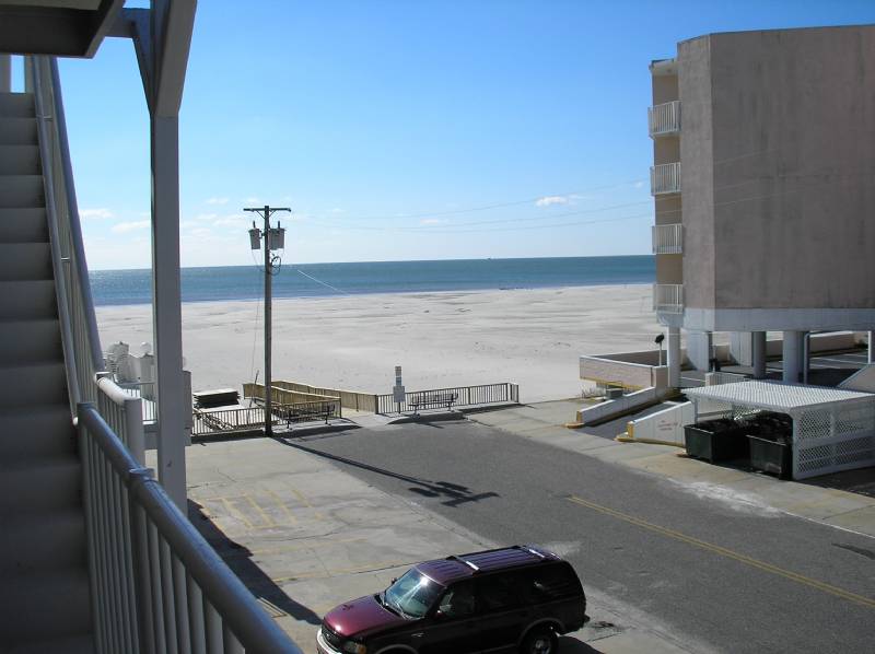 Wildwood Crest Family Value Week 2BR Condo in Oceanfront Complex