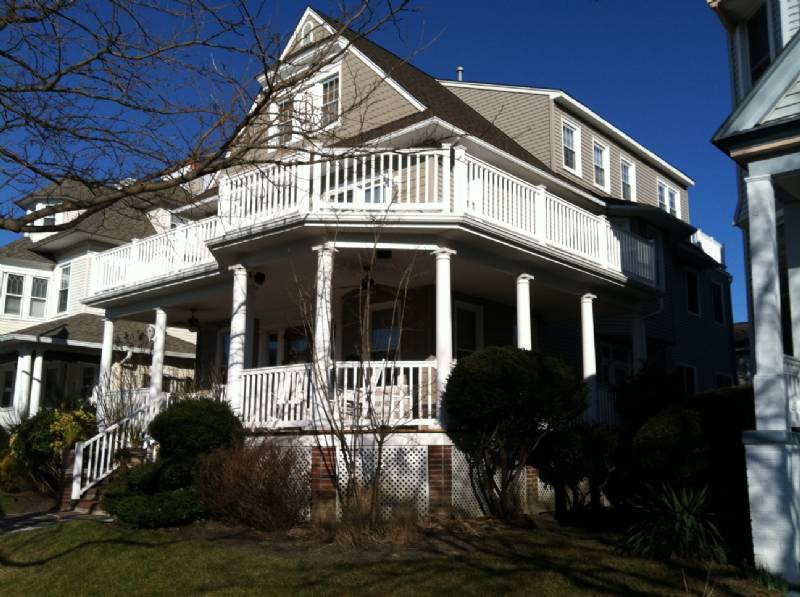 Avon-By-The-Sea 8BR Beautiful Victorian Beach House