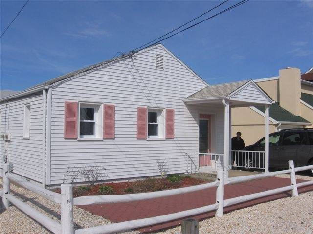 Lavallette Bungalow 1 Block from beach 