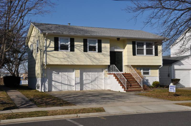 Pt Pleasant On Beautiful Lake Louise 2 Blocks to the Beach and Boardwalk