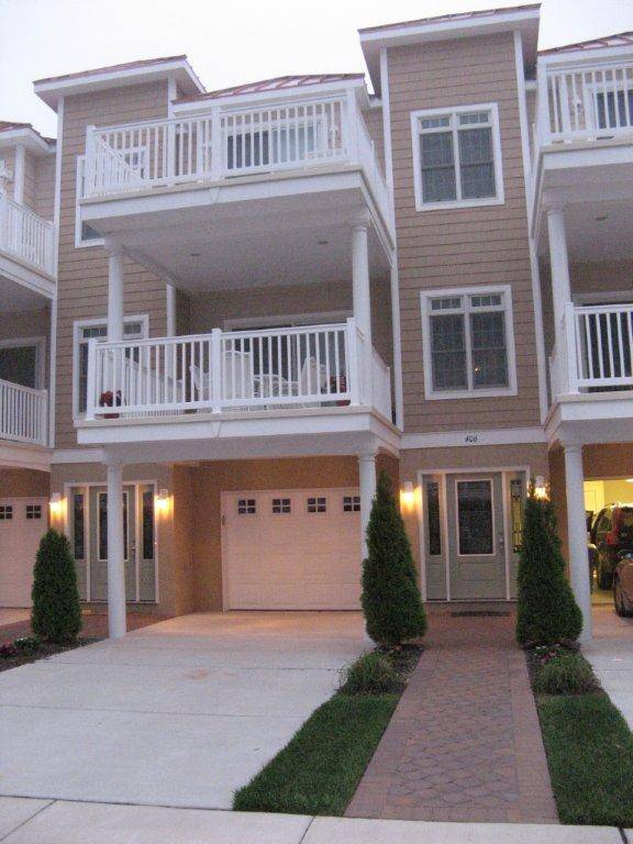 Wildwood Crest Pelican Landing Beach Block with Pool & Private Elevator