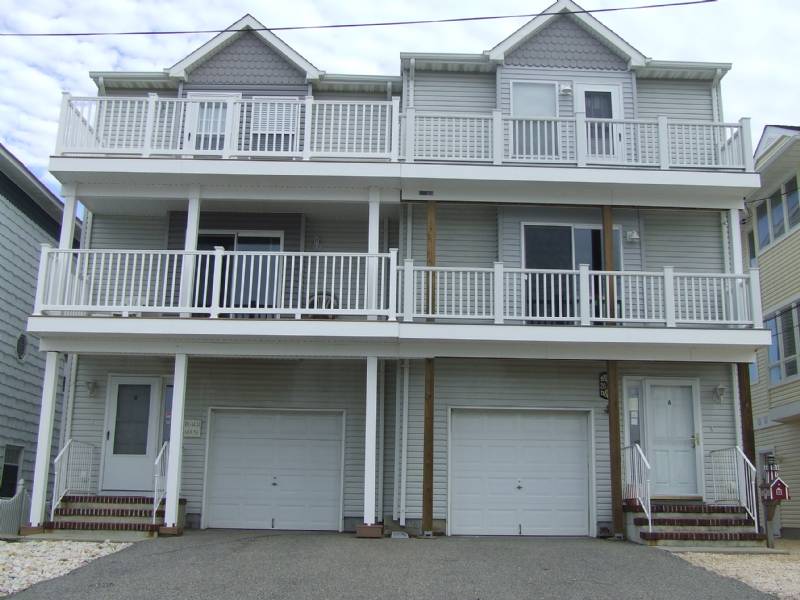 Seaside Park New 4 Br, Luxurious, Clean, 3rd House from the Beach
