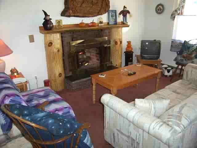 Windham - The Vineyard Rental w/ Hot Tub & Fireplace