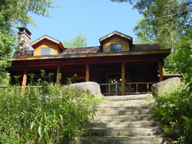Upper Jay Secluded Riverside Cabin