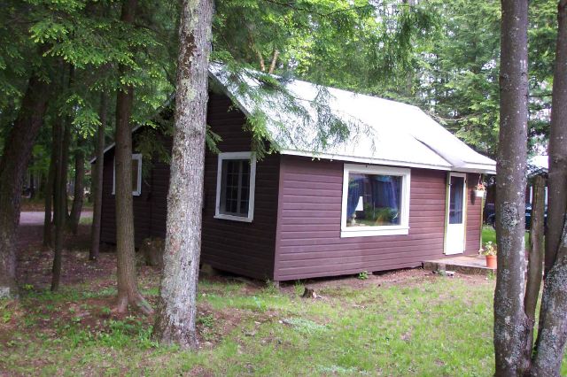 Brantingham Seasonal Lakefront Cottage