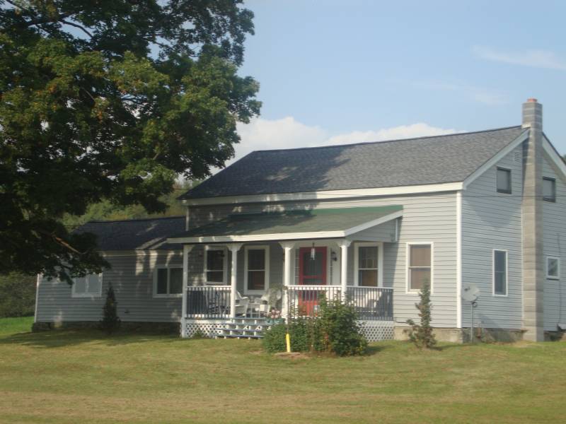 Gilbertsville Charming Farmhouse on 125 Acres