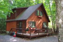 Lake Ariel Cozy Chalet 692