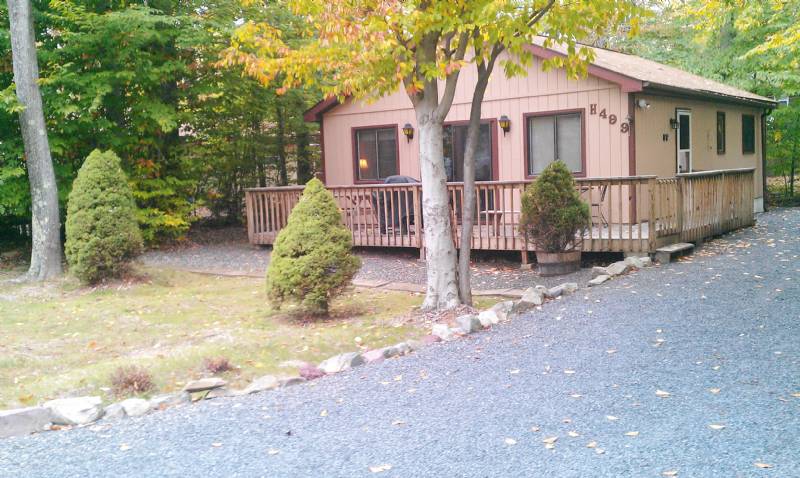 Mt Pocono Modern House with Wraparound Deck