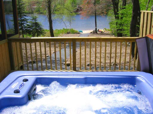 Mt Pocono Beautiful Lakefront Home with Hot Tub