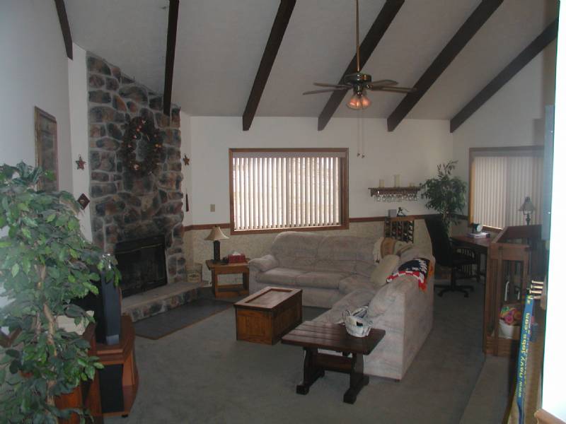 Arrowhead – Weekend: 2,3 or 4 nights same $ - 3BR with Hot Tub