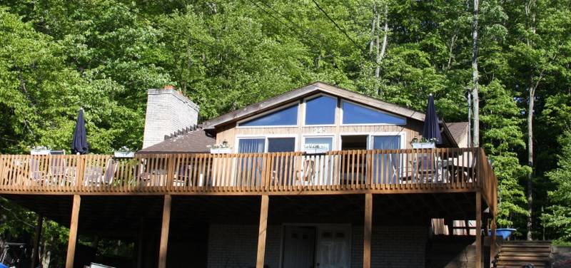 Lake Wallenpaupack Rustic Cottage with Private Family Shared Dock