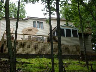 Bushkill Gorgeous Contemporary Lakefront On Highland Lake