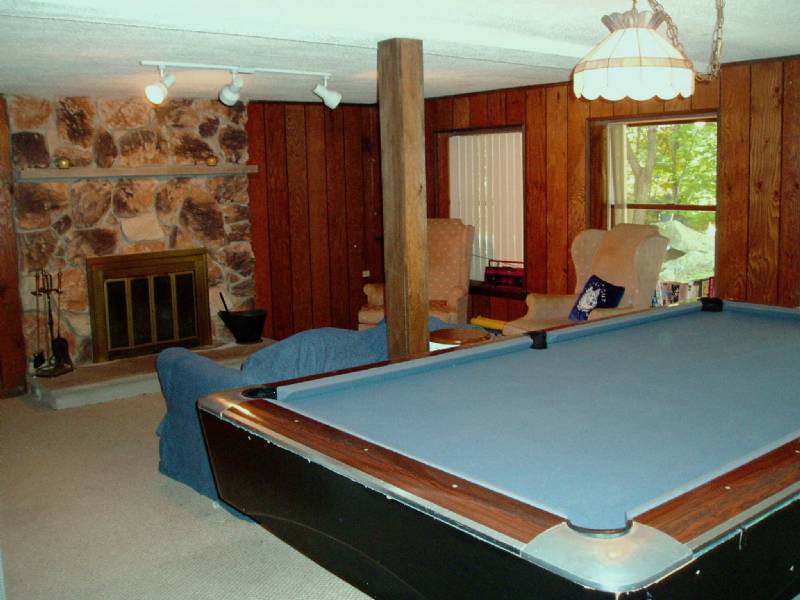 Poconos Home w/Hot Tub, Pool Table, 52